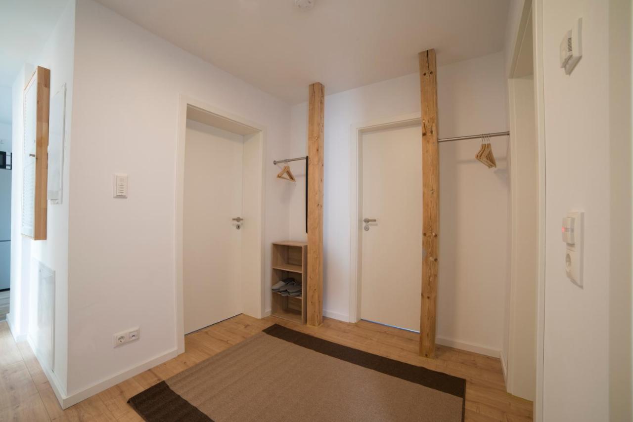 Schoene Grosse Ferienwohnung 79M2 Und 2 Baeder, Zentrumnah, 2Og Erfurt Exterior photo